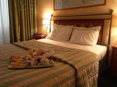 Hotel Ever Center 3*